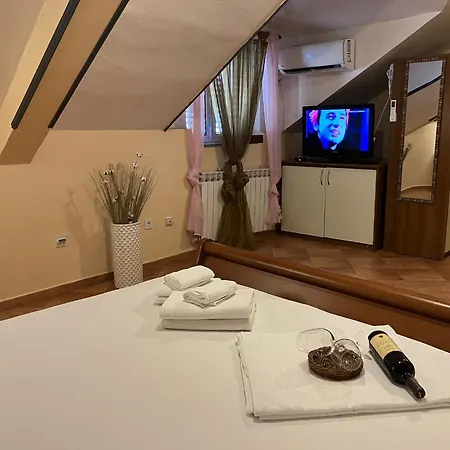 帕特里公寓酒店 科托尔 外观 照片